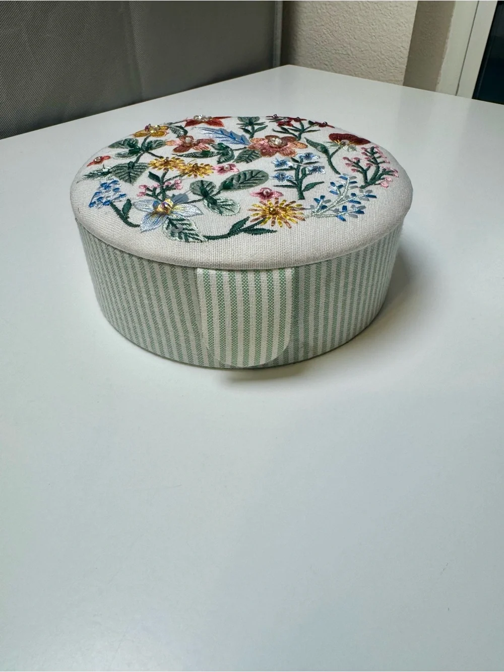 N/A round fabric